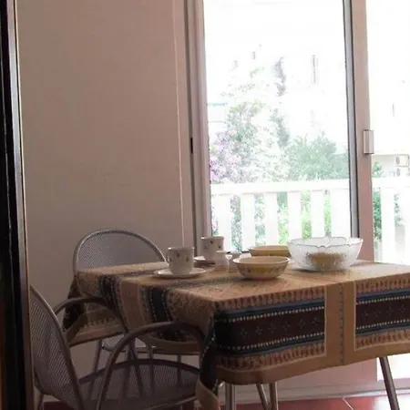 Apartman Anton 2 *