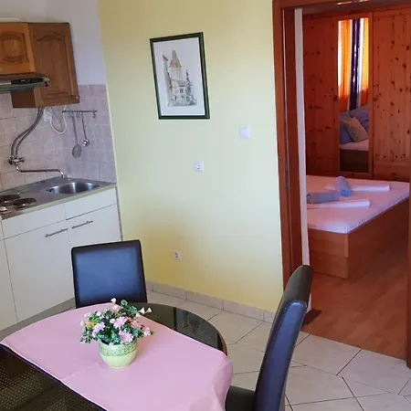 Anton 2 Apartment *