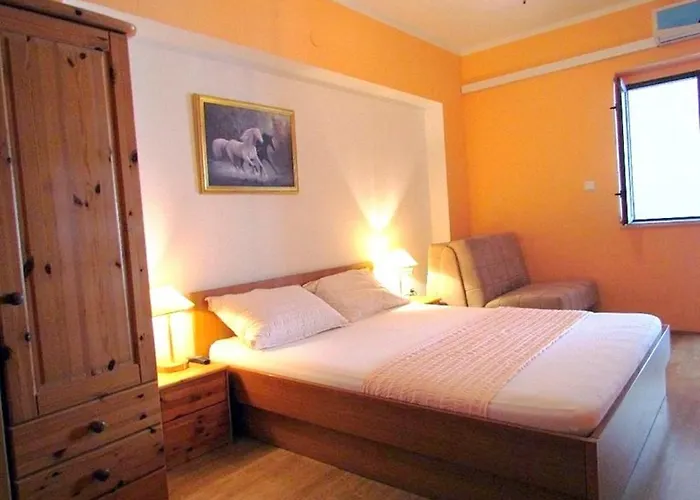 Anton 2 * Makarska