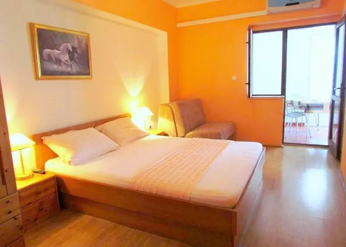 Anton 2 * Makarska