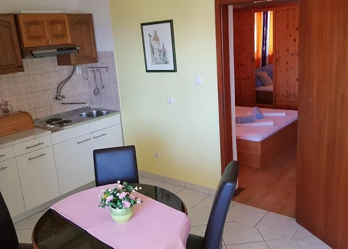 Anton 2 Apartment *