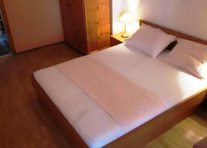 Anton 2 * Makarska